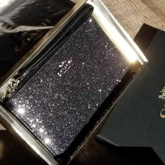 🔥LAST 1🔥 NIB COACH HOLIDAY STAR GLITTER WRISTLET - Picture 4 of 5